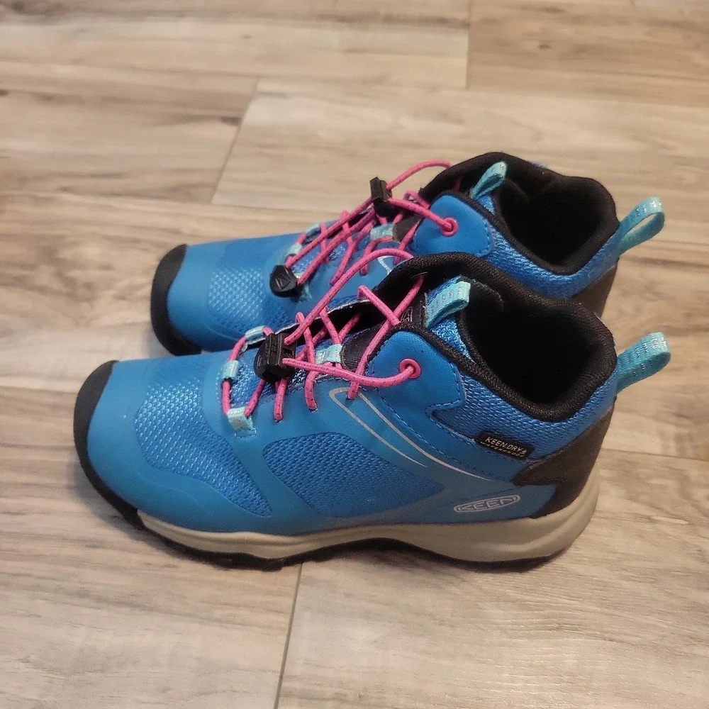 Keen Wanduro Mid Kids Shoes Sz 1 Fjord Blue Fuchsia Purple Waterproof Lace Up